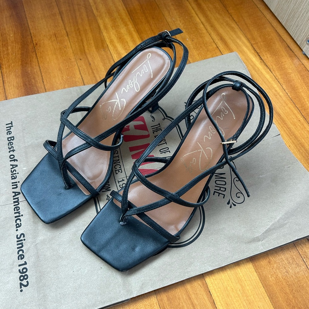Black Strappy Square-Toe Women's Heels